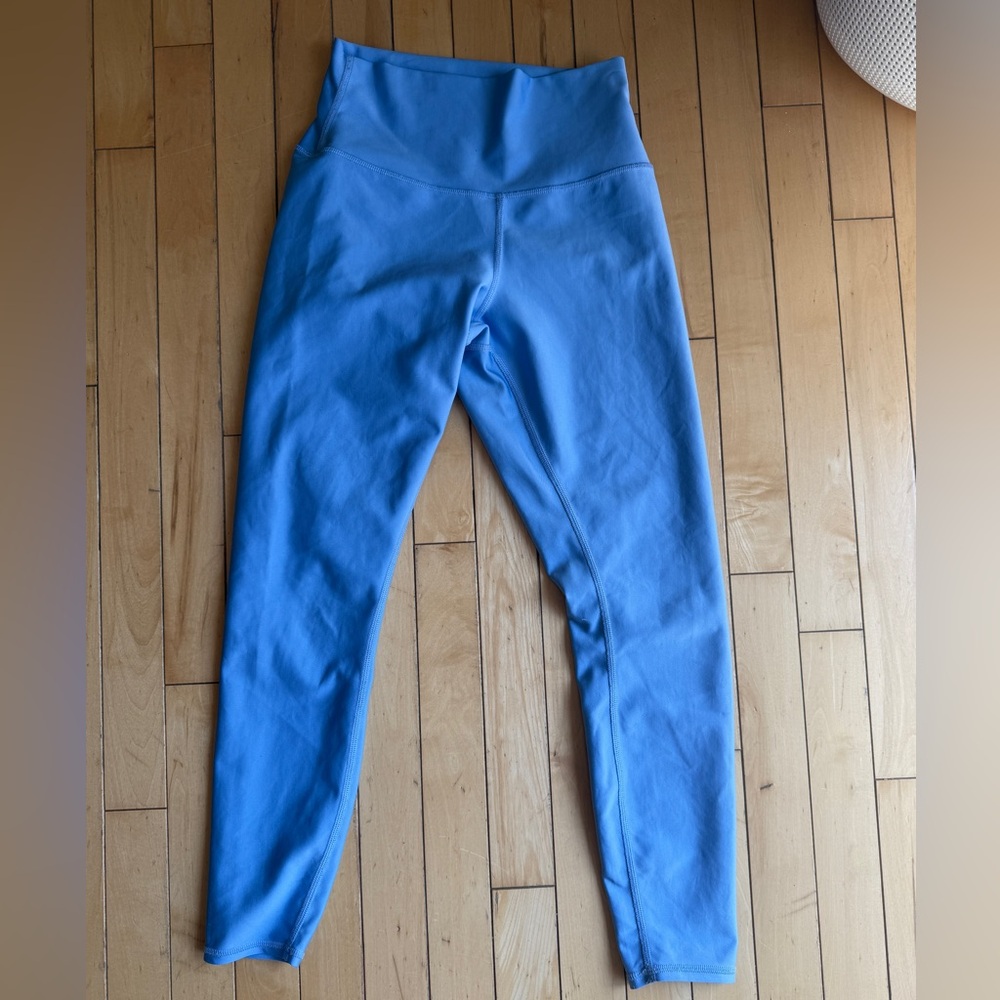 ALO Yoga Light Blue Airbrush 7/8 Leggings